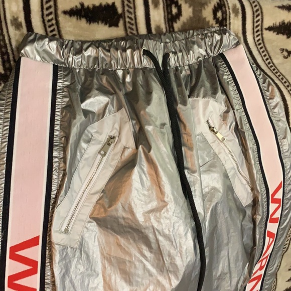 Fashion Nova silver “Warning” sweats xs/s - Picture 3 of 6